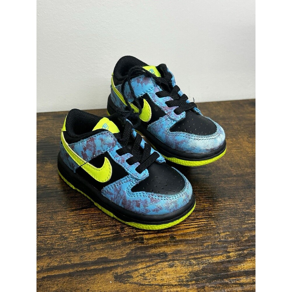 Nike Dunk Low SE Let's Dance Sneakers Size 6C Toddler